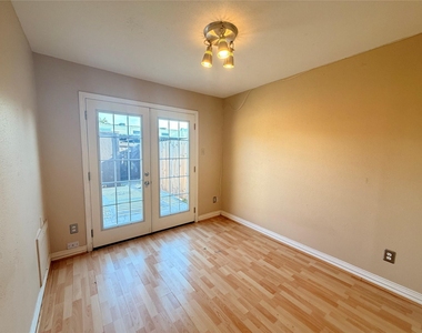 4210 Wyatt Street - Photo Thumbnail 12