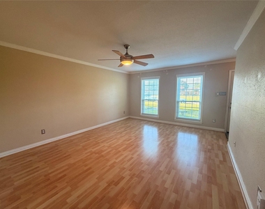 4210 Wyatt Street - Photo Thumbnail 7