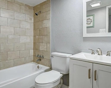 17302 S Yorkglen Drive - Photo Thumbnail 6