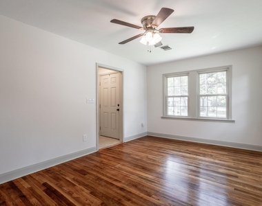1517 Live Oak Street - Photo Thumbnail 5