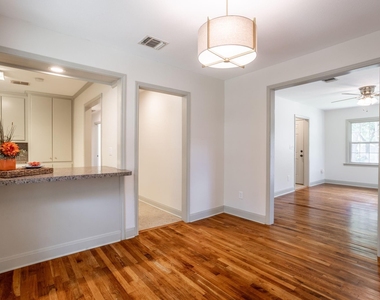 1517 Live Oak Street - Photo Thumbnail 9