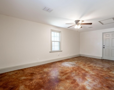 1517 Live Oak Street - Photo Thumbnail 27
