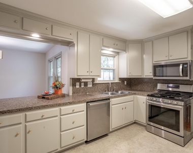 1517 Live Oak Street - Photo Thumbnail 13