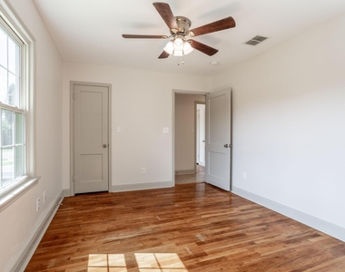 1517 Live Oak Street - Photo Thumbnail 20