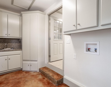 1517 Live Oak Street - Photo Thumbnail 29
