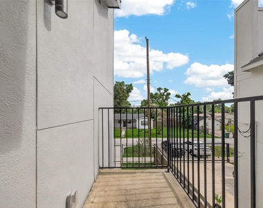 90 Burress Street - Photo Thumbnail 8