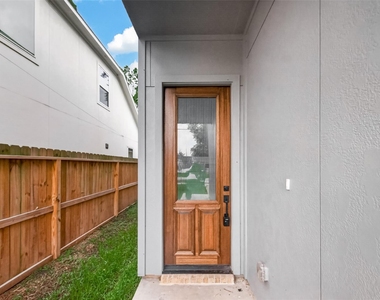 90 Burress Street - Photo Thumbnail 14