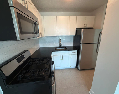 3333 Broadway - Photo Thumbnail 1
