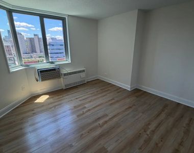 3333 Broadway - Photo Thumbnail 4