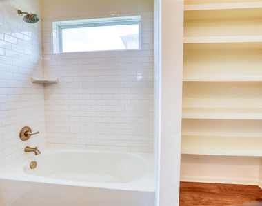 407 Magnolia Street - Photo Thumbnail 24