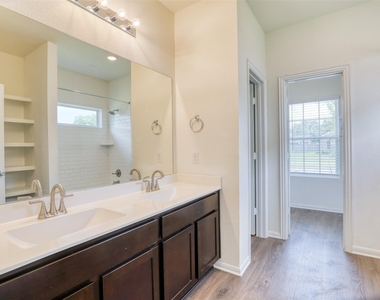 407 Magnolia Street - Photo Thumbnail 12