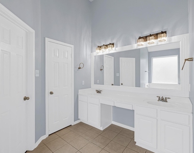 12 Palomar Drive - Photo Thumbnail 6