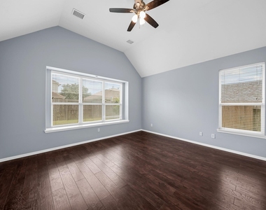 12 Palomar Drive - Photo Thumbnail 5