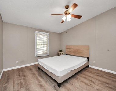 18303 James Road - Photo Thumbnail 27