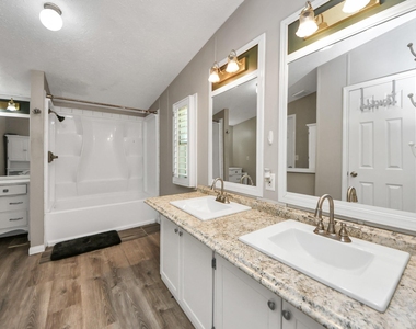 18303 James Road - Photo Thumbnail 11