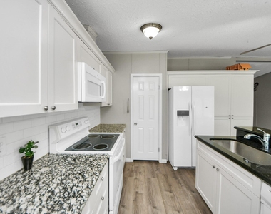18303 James Road - Photo Thumbnail 18