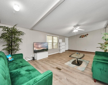 18303 James Road - Photo Thumbnail 8
