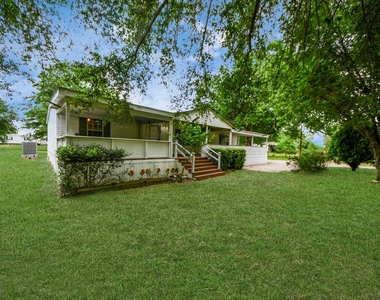 18303 James Road - Photo Thumbnail 3