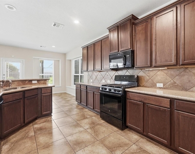 9518 Franklin Drive - Photo Thumbnail 6