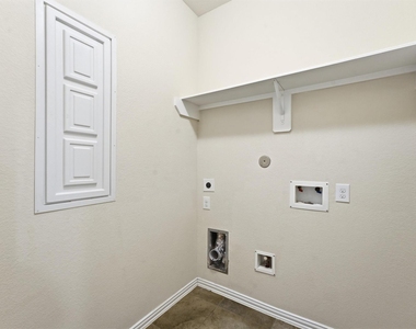 9518 Franklin Drive - Photo Thumbnail 5