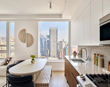 10th Avenue - Photo Thumbnail 2