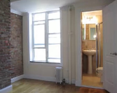 East 7th Street - Photo Thumbnail 2