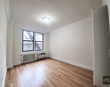 West 13 Street - Photo Thumbnail 1