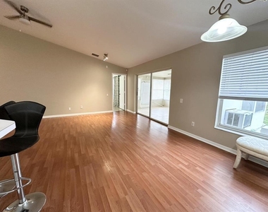 931 Hunter Lane - Photo Thumbnail 7