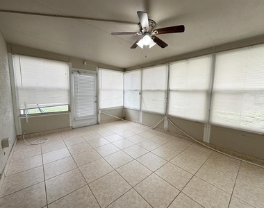 931 Hunter Lane - Photo Thumbnail 14