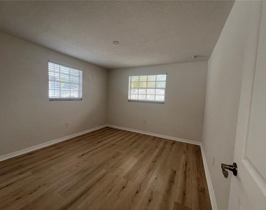 4223 Sheldon Place - Photo Thumbnail 6