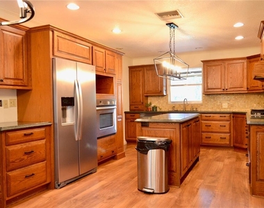 308 N Salisbury Avenue - Photo Thumbnail 1