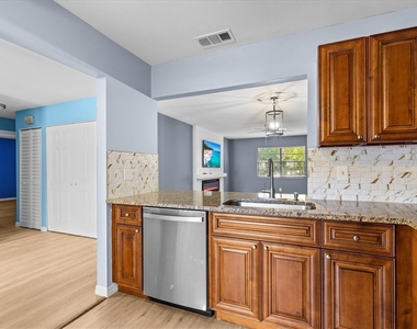 4045 Arrowwood Court - Photo Thumbnail 9
