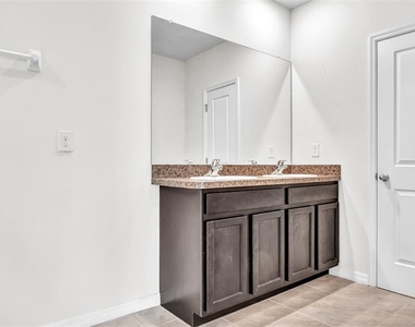 3097 Suncoast Plains Drive - Photo Thumbnail 22