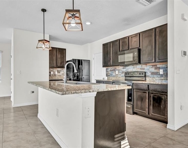 3097 Suncoast Plains Drive - Photo Thumbnail 6