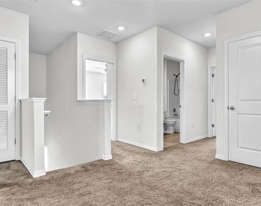 3097 Suncoast Plains Drive - Photo Thumbnail 15