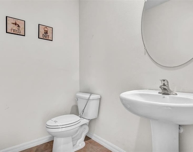 3097 Suncoast Plains Drive - Photo Thumbnail 13