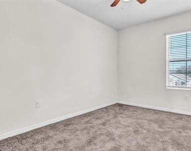 3097 Suncoast Plains Drive - Photo Thumbnail 25