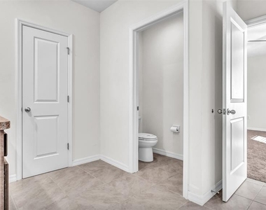3097 Suncoast Plains Drive - Photo Thumbnail 24