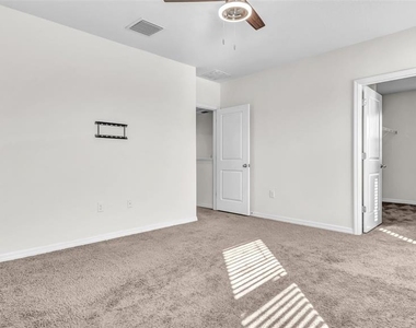 3097 Suncoast Plains Drive - Photo Thumbnail 18