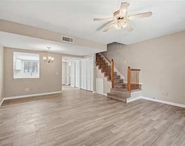 1910 W Sligh Avenue - Photo Thumbnail 11