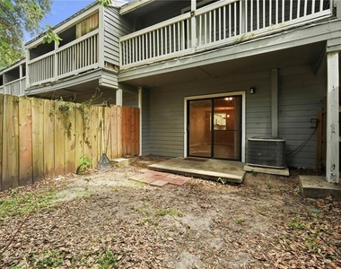 1910 W Sligh Avenue - Photo Thumbnail 14