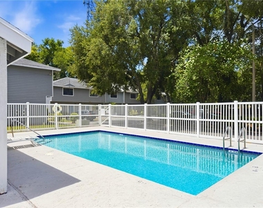 1910 W Sligh Avenue - Photo Thumbnail 27