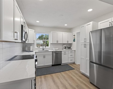 5617 19th Avenue S - Photo Thumbnail 2