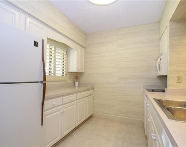 4748 Fox Hunt Lane - Photo Thumbnail 2