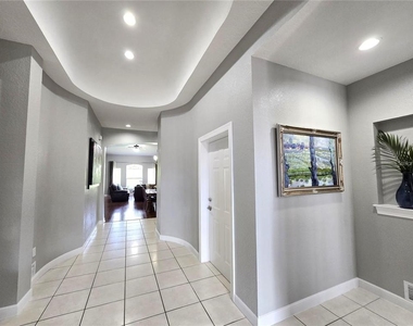 5429 46th Court W - Photo Thumbnail 5
