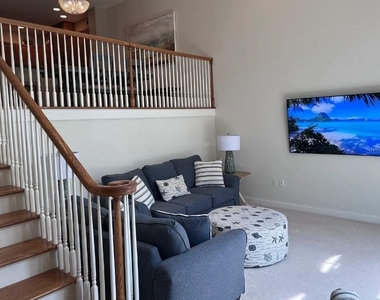 505 Mandalay Avenue - Photo Thumbnail 3