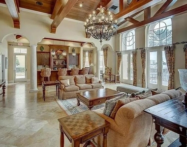 505 Mandalay Avenue - Photo Thumbnail 13