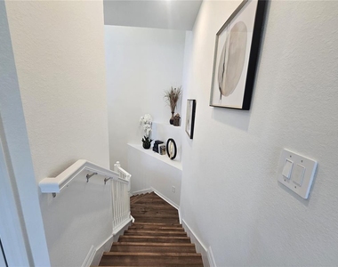 5552 Summit Pointe Circle - Photo Thumbnail 8