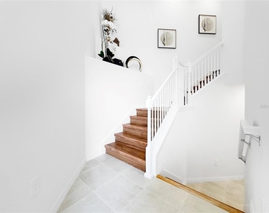 5552 Summit Pointe Circle - Photo Thumbnail 5