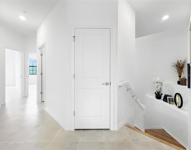 5552 Summit Pointe Circle - Photo Thumbnail 9